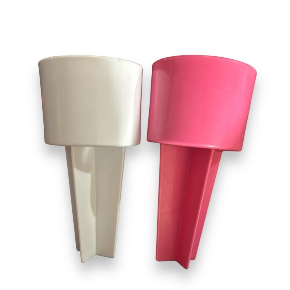 2 Spiker Beach Sand Cup Holders Pink & White